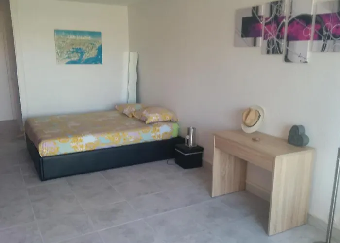 Naturiste Cap D'agde Heliopolis C 77 Agde